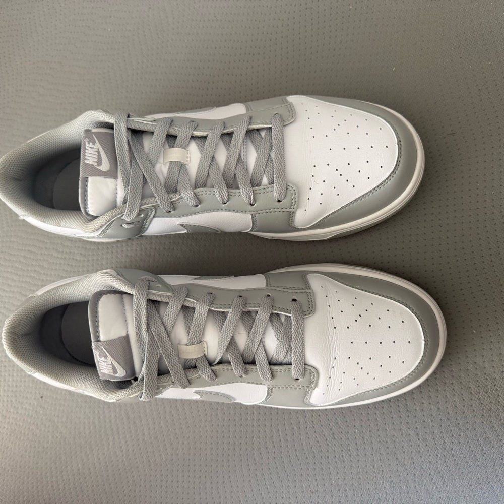 Nike Low-Top Sneakers in White and Light Gray